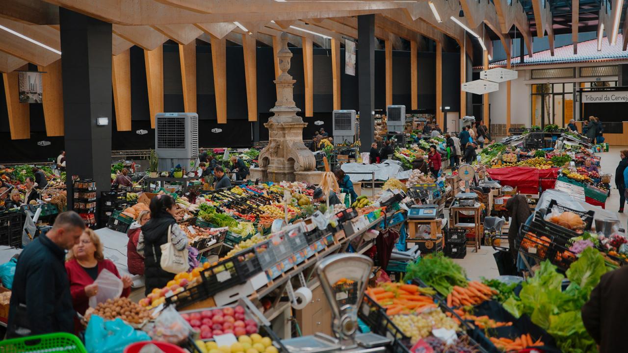 Pra&ccedil;a - Mercado Municipal de Braga